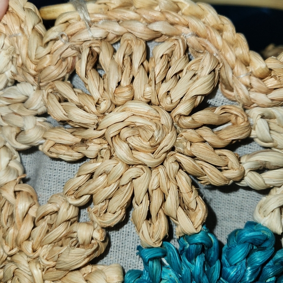 NWT Haute Hippie Natural/Teal Floral Accent Straw Bag Cottagecore, Boho, Beachy - Picture 7 of 8